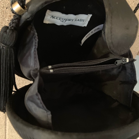 🌿🌿Unique cross body bag!🌿🌿 - Picture 4 of 4